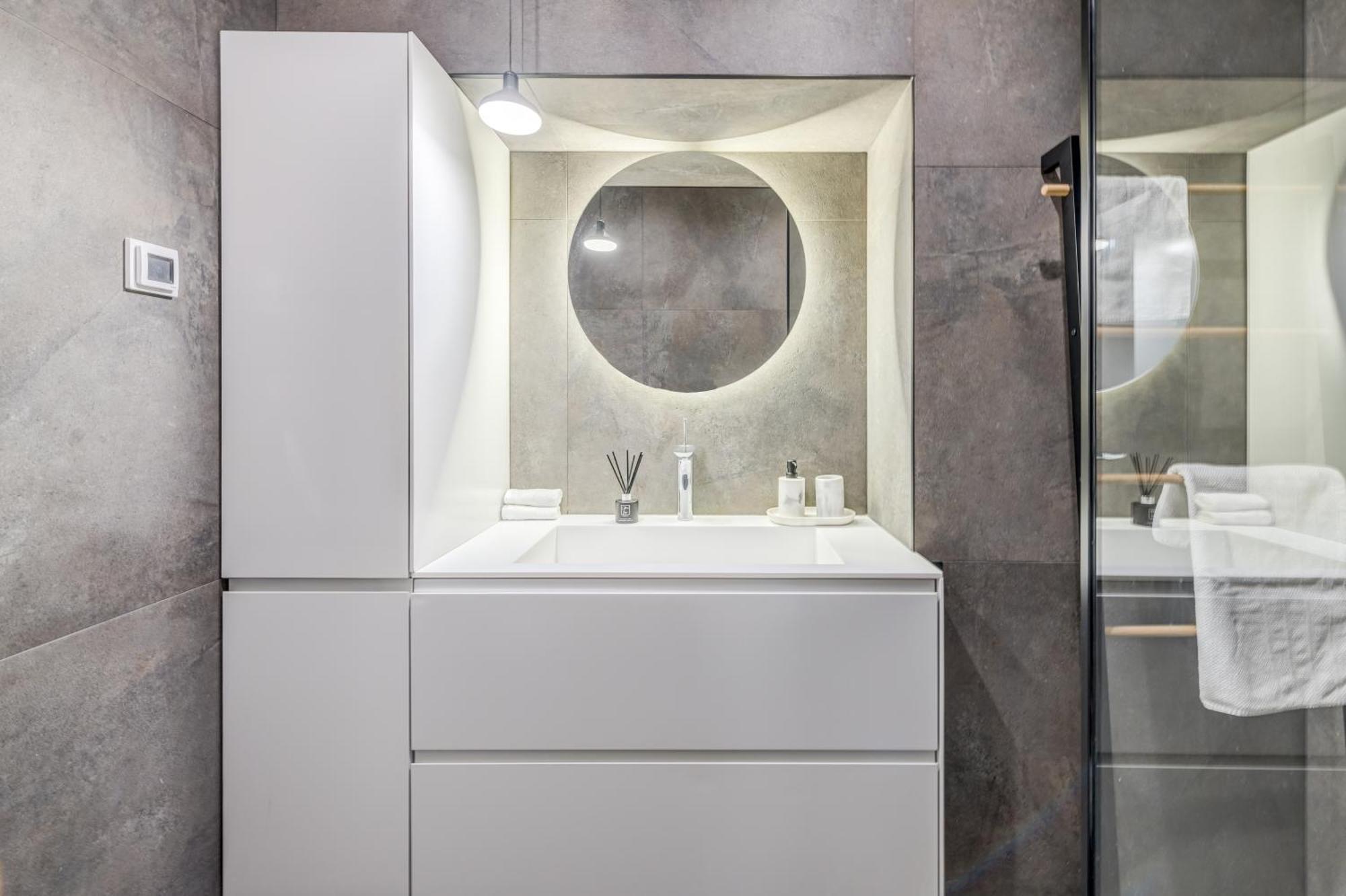 Top Location! Spacious Lux Apartment -5 Min From Beach & Centre Split Extérieur photo